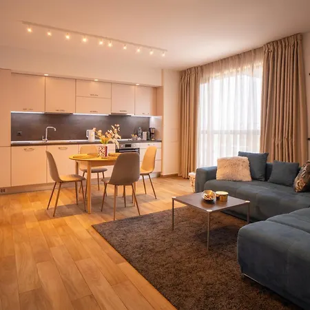 Blue Sky Penthouse With Panorama Views 公寓